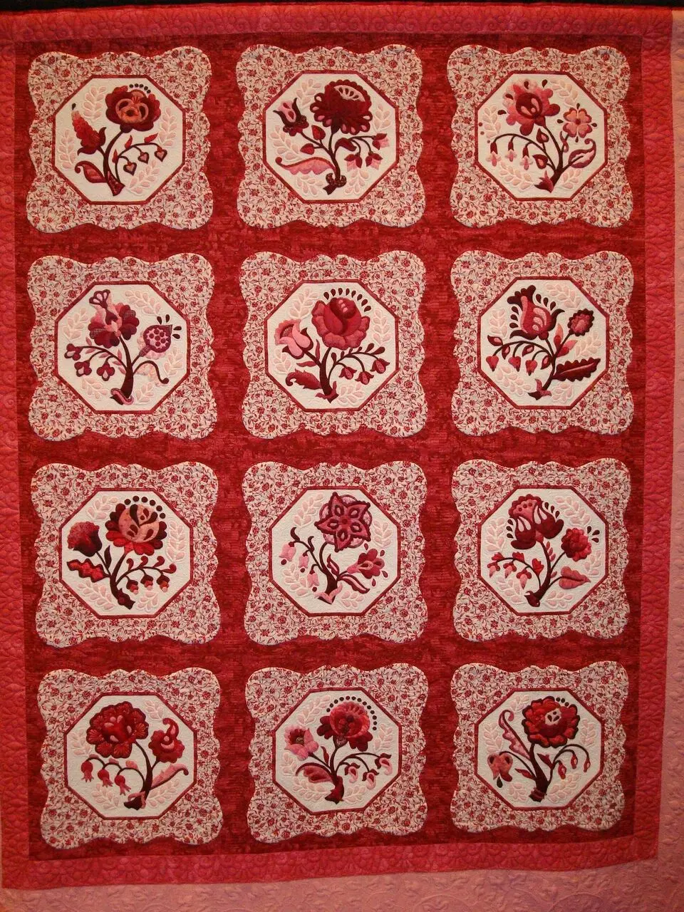 Red Flower Quilt Tdhls and Home Decor