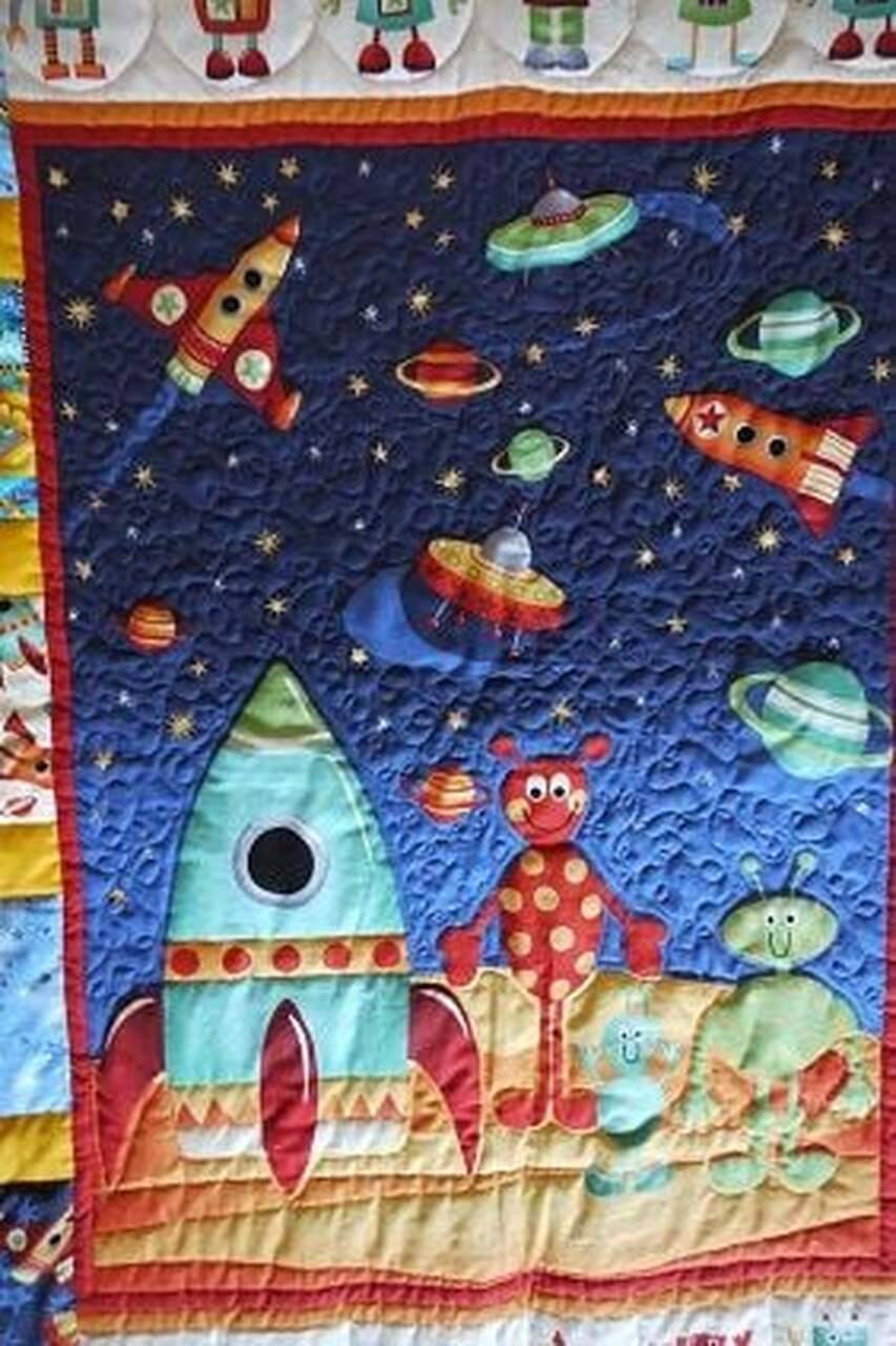 Rocket Quilt Blanket Dhc3101257Lt and Home Decor