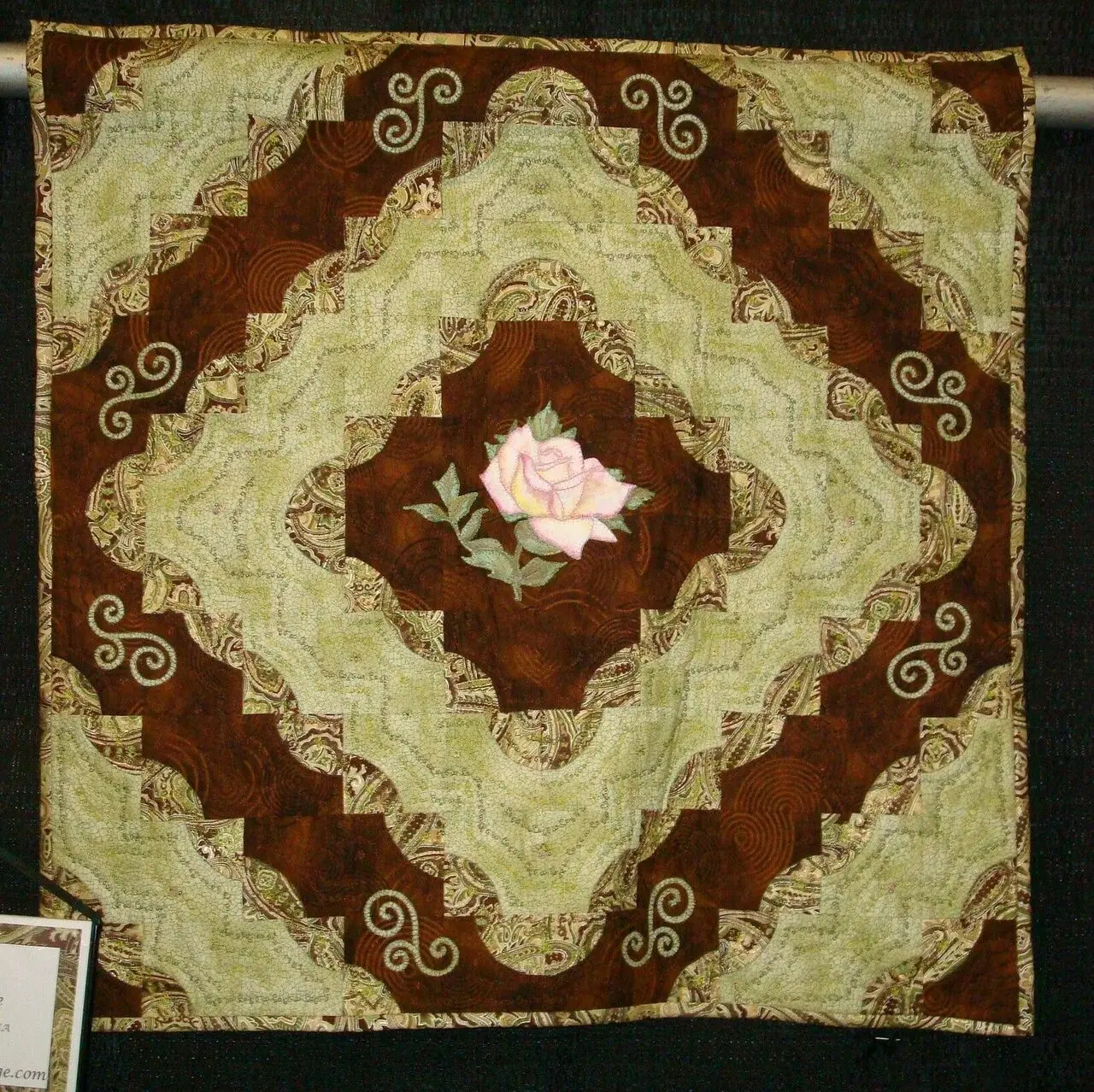 Rose Quilt Tdhgo and Home Decor