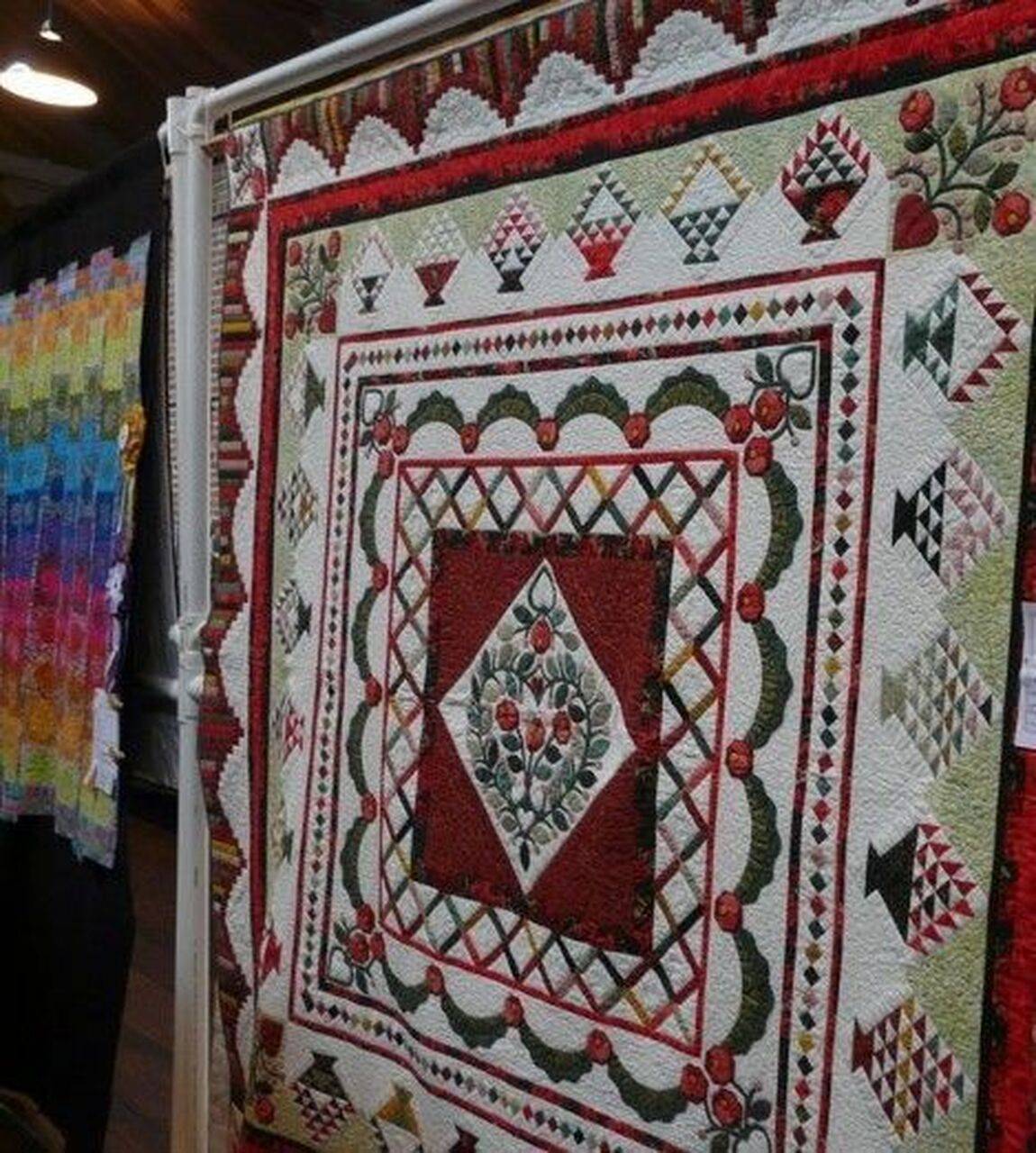 Ruffled Roses Quilt Tdhhb and Home Decor