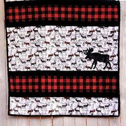 Sensational Strips Moose Quilt Tdhrg and Home Decor