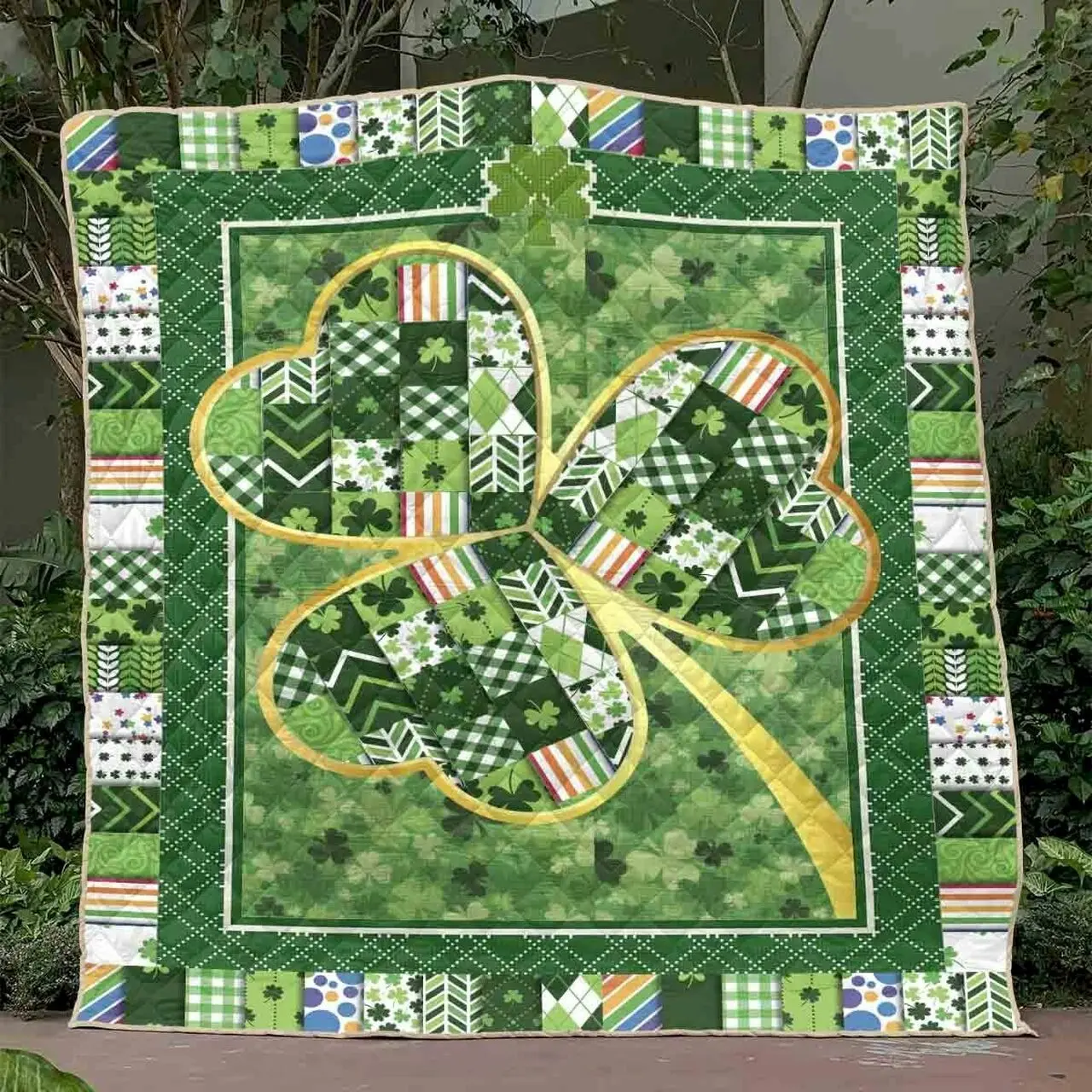 Shamrock Lucky Clt150659 Quilt Blanket and Home Decor