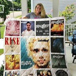 Skillet Quilt Blanket 01 and Home Decor