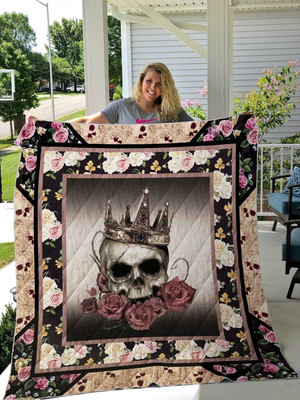 Skull Rose Wearing Golden Crown Quilt Blanket Great Customized Gifts For Birthday Christmas Thanksgiving Perfect Gifts For Skull Lover and Home Decor