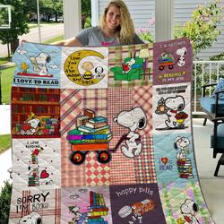 Snoopy Read Book Quilt  Quilt and Home Decor