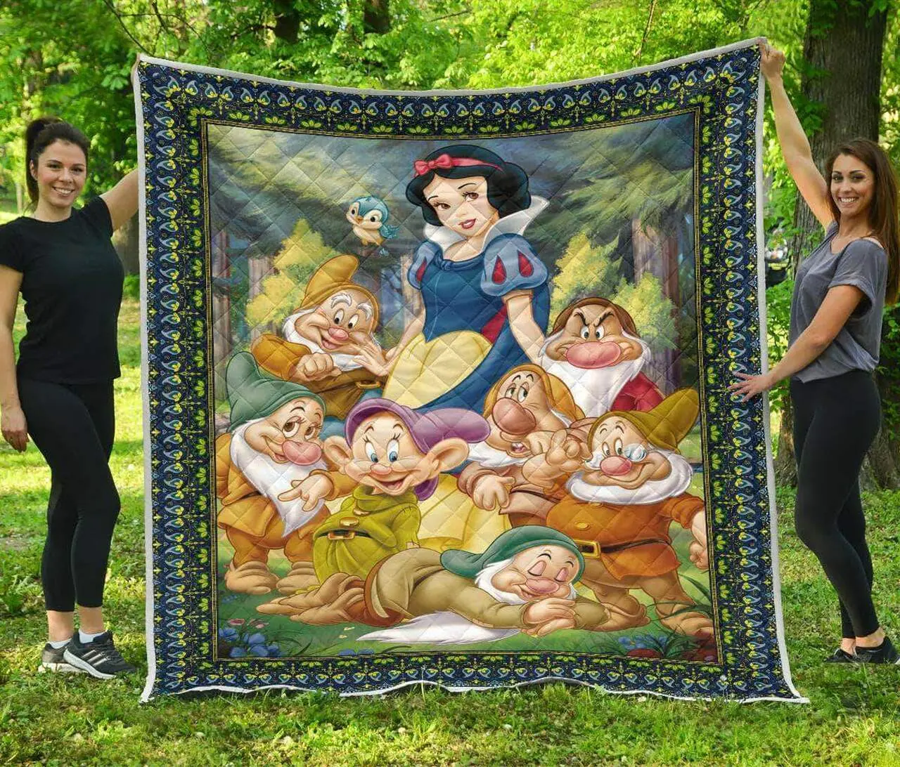 Snow White And Seven Dwarfs Premium Quilt Quilt and Home Decor