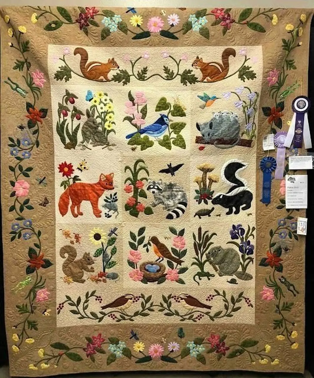 Squirrel Cla250687 Quilt Blanket and Home Decor