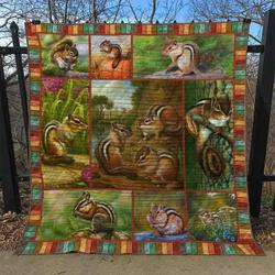 Squirrel Qv210532 Quilt Blanket and Home Decor