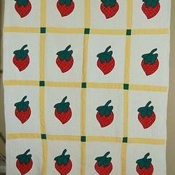 Strawberry Applique Antique Cla1210330Q Quilt Blanket and Home Decor