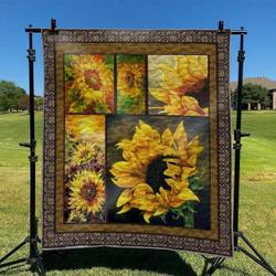 Sunflower Hur Quilt qr and Home Decor