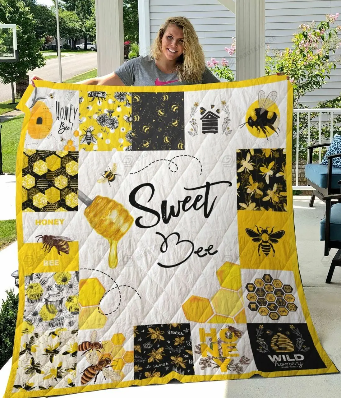 Sweet Honey Bee Quilt Blanket Great Customized Blanket Gifts For Birthday Christmas Thanksgiving and Home Decor
