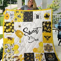 Sweet Honey Bee Quilt Blanket Great Customized Blanket Gifts For Birthday Christmas Thanksgiving and Home Decor