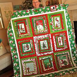 The Grinch K&Q Quilt  Quilt and Home Decor