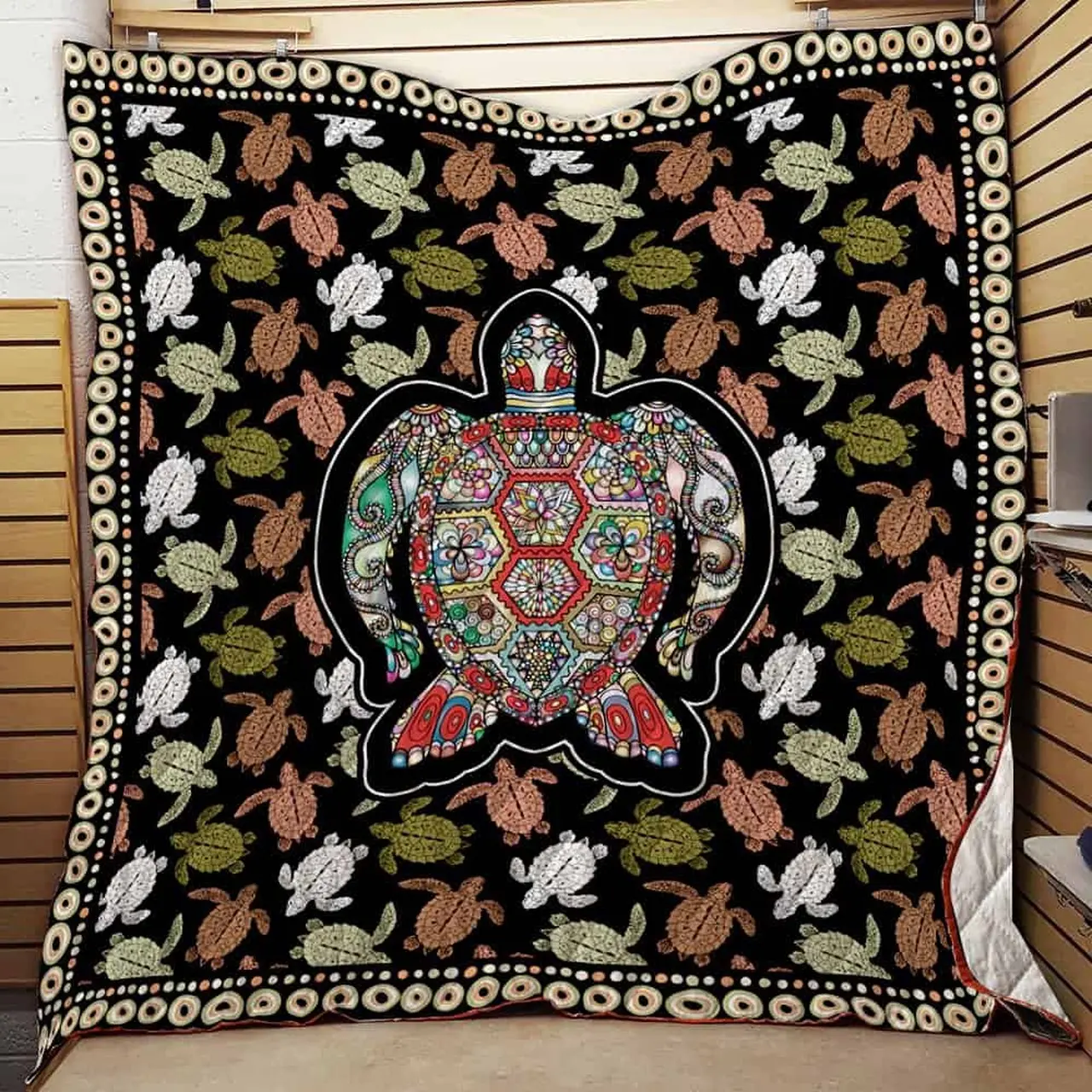 Turtle Quilt Q2002-09 V2 and Home Decor