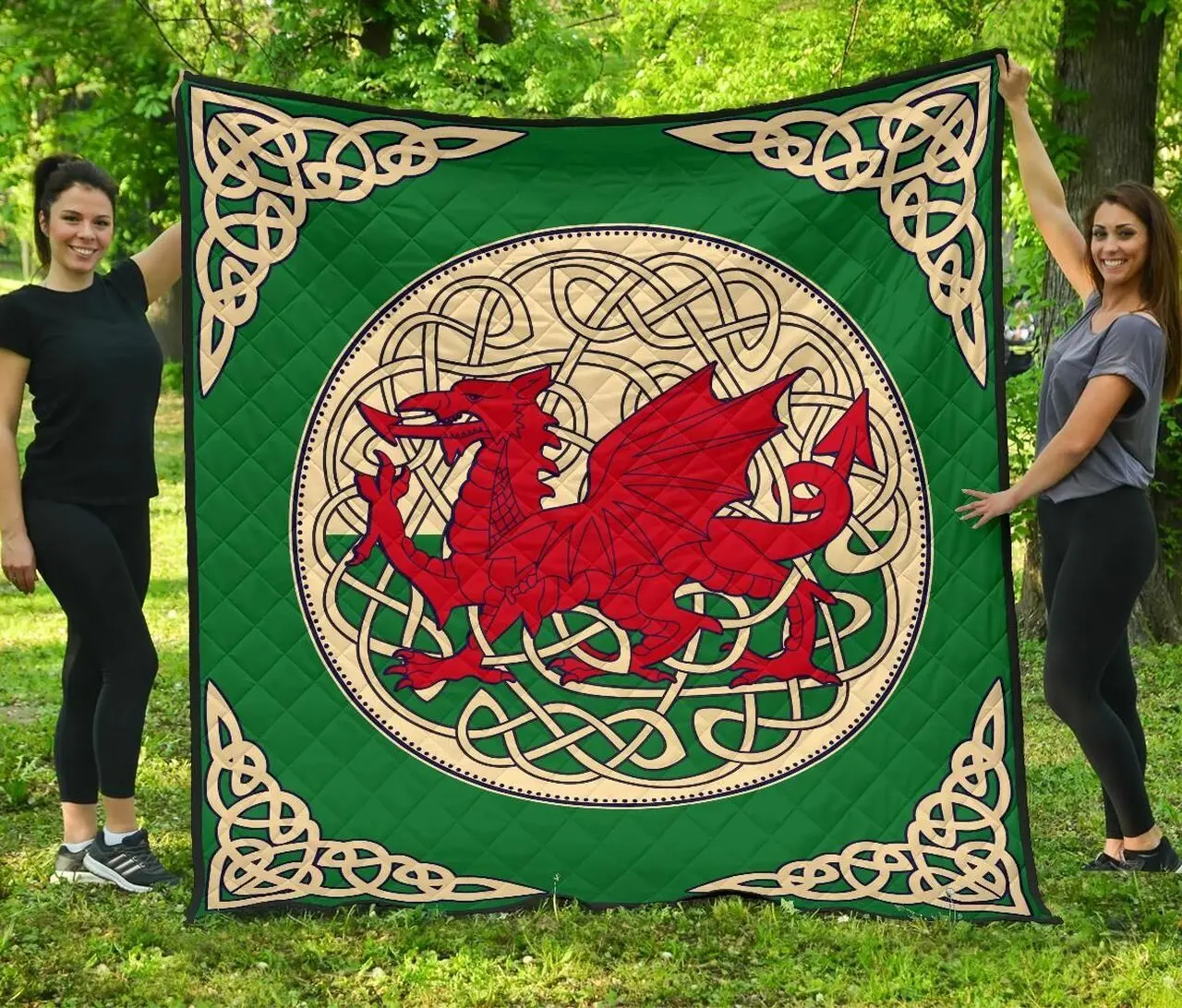 Wales Premium Welsh Dragon Qq Quilt Bevrgn and Home Decor
