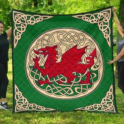 Wales Premium Welsh Dragon Qq Quilt Bevrgn and Home Decor