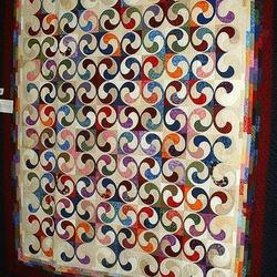 Wave Hur Quilt qc and Home Decor
