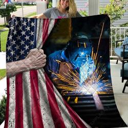 Welder E Quilt Derqlu and Home Decor