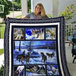 Wolf In The Winter Quilt Blanket Great Customized Blanket Gifts For Birthday Christmas Thanksgiving and Home Decor