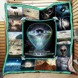 Alien Ah Quilt Derqgl and Home Decor
