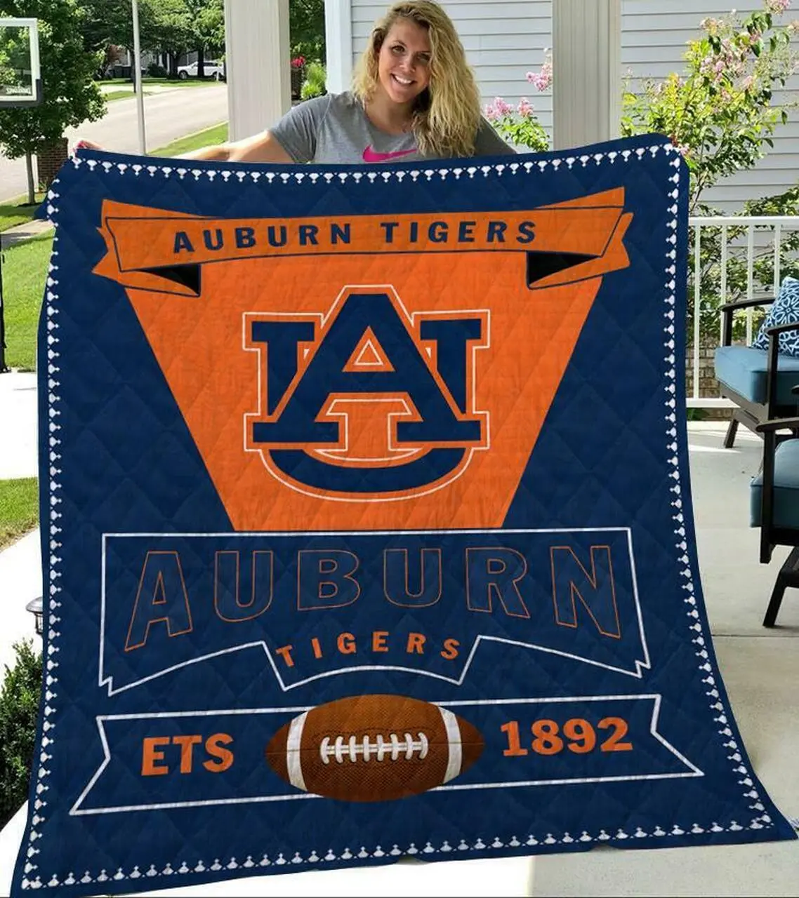 At Logo Premium Quilt and Home Decor