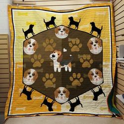 BeagleS Paw Quilt and Home Decor