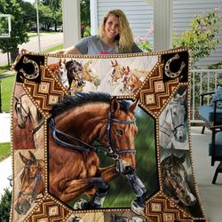 Beautiful Horse Quilt Blanket Great Customized Gifts For Birthday Christmas Thanksgiving Perfect Gifts For Horse Lover and Home Decor