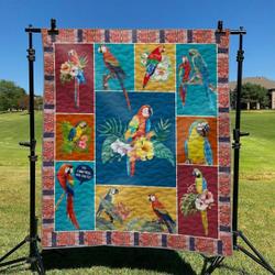 Beautiful Parrot DHCLD0909 Quilt Blanket and Home Decor