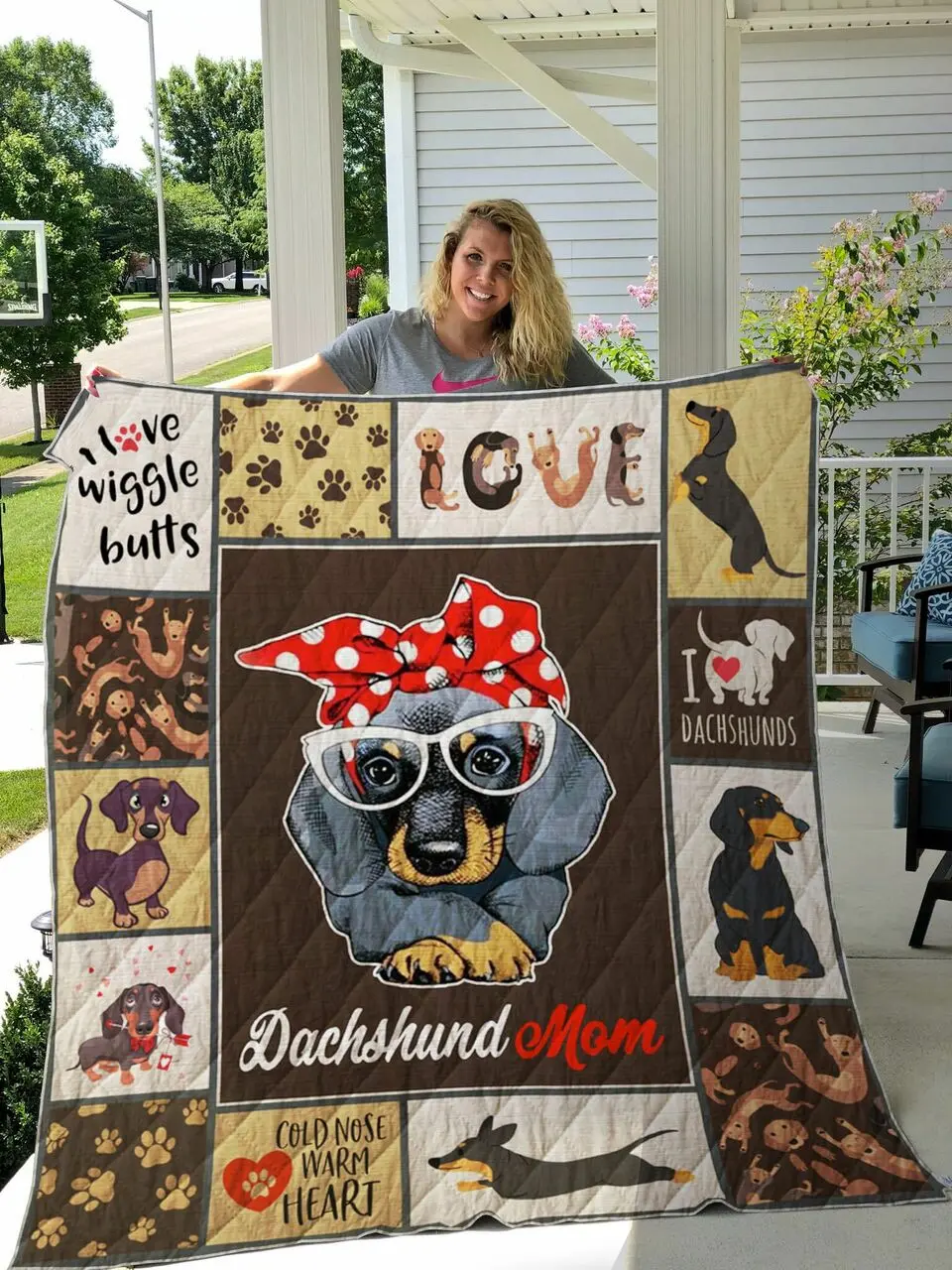 Dachshund Mom Quilt Blanket Great Customized Blanket Gifts For Birthday Christmas Thanksgiving and Home Decor