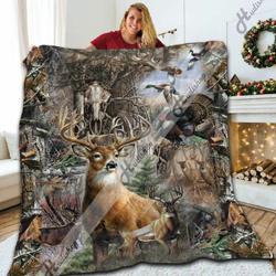 Deer Hunting O Quilt Dg and Home Decor