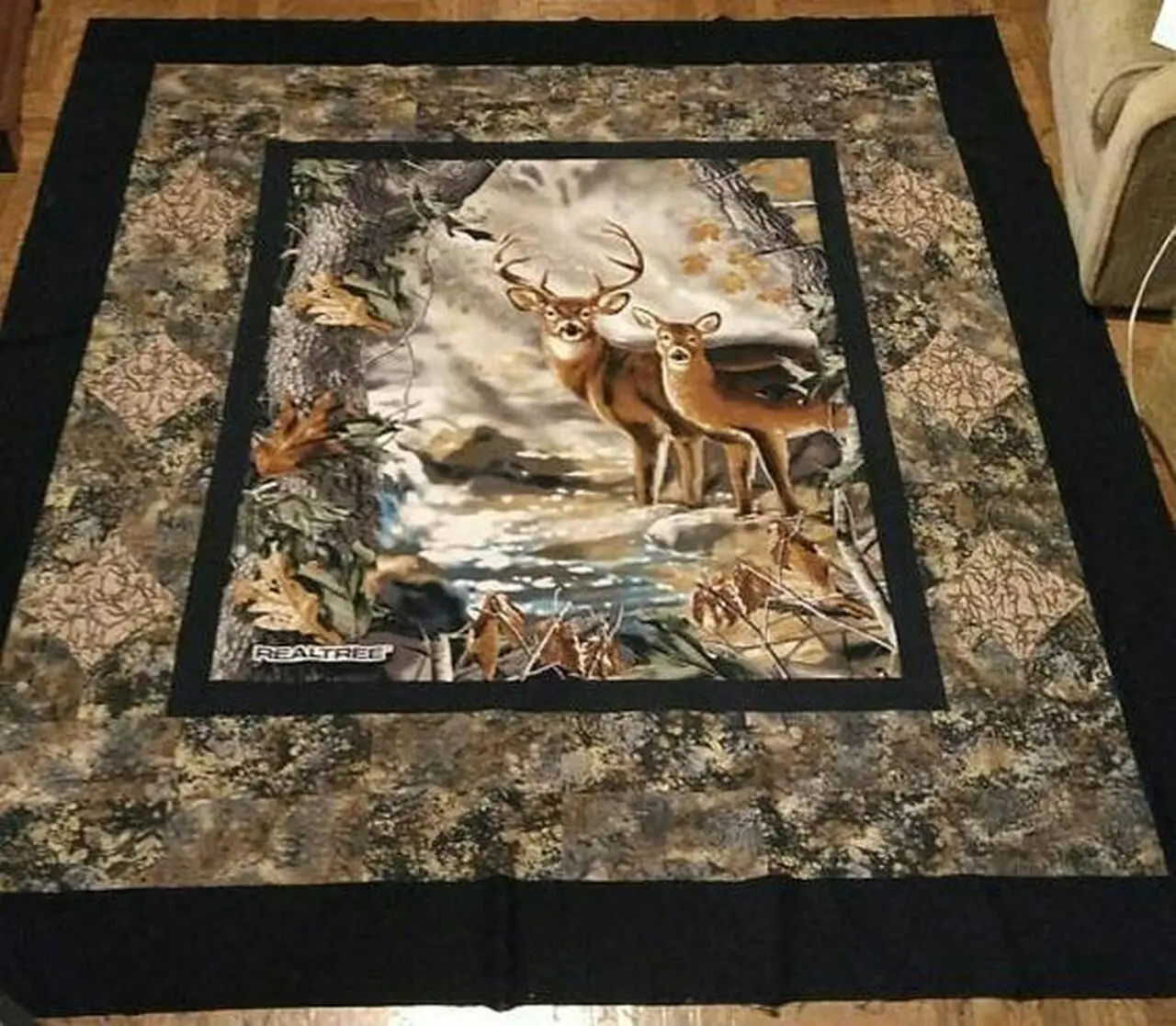 Deer Hur Quilt Cysife and Home Decor