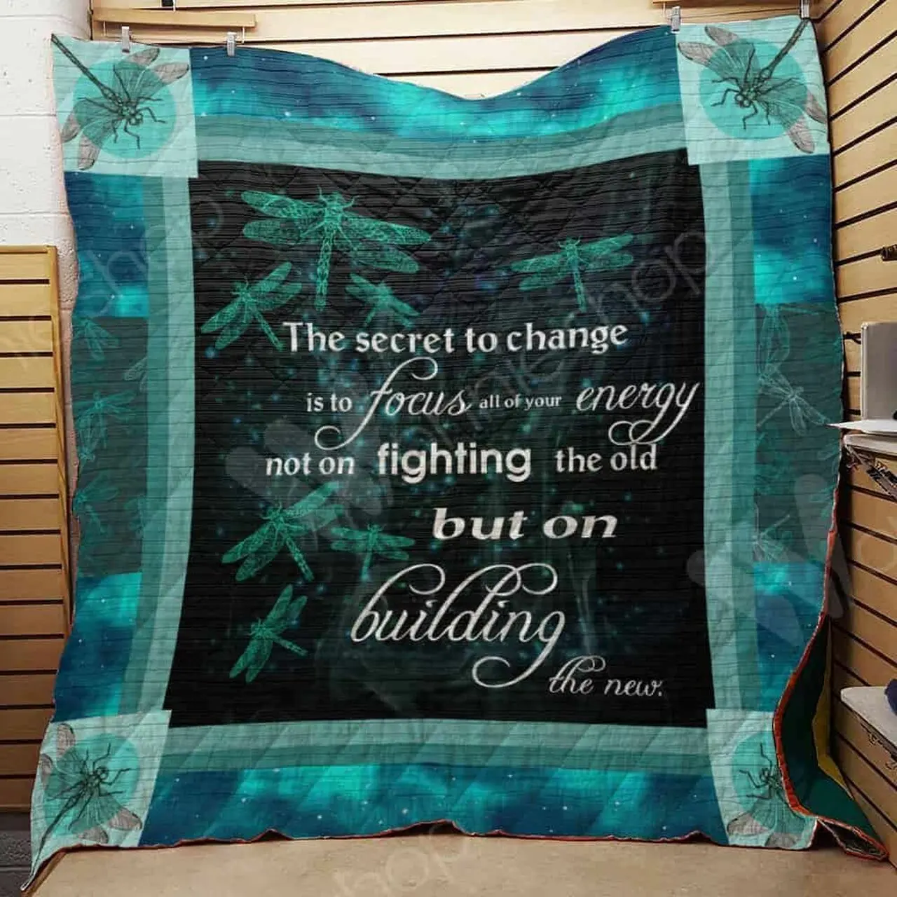 Dragonfly Quilt Awy and Home Decor