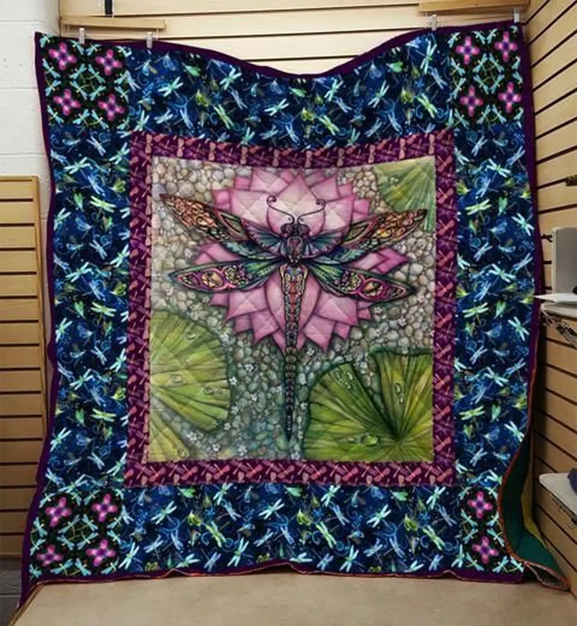 Dragonfly Quilt Ekw and Home Decor