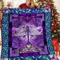 Dragonfly Quilt Oak and Home Decor