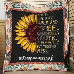 Dug Groomer Quilt Fbp and Home Decor