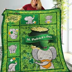 Elephant Quilt Lbw and Home Decor