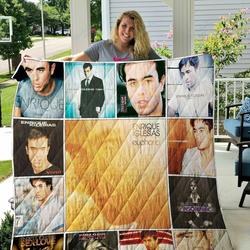 Enrique Iglesias Quilt Blanket 01421 and Home Decor