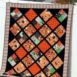 Fall And Halloween Hur Quilt gz and Home Decor