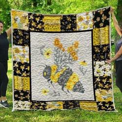 Flower And Bee Pattern Quilt Blanket Great Customized Gifts For Birthday Christmas Thanksgiving Perfect Gifts For Bee Lover and Home Decor