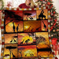 Giraffe Quilt Hnt and Home Decor