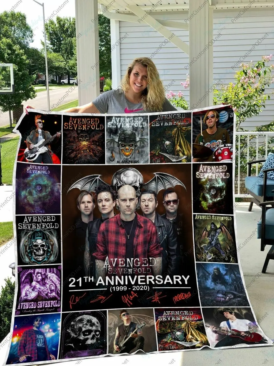 H As Quilt Blanket and Home Decor