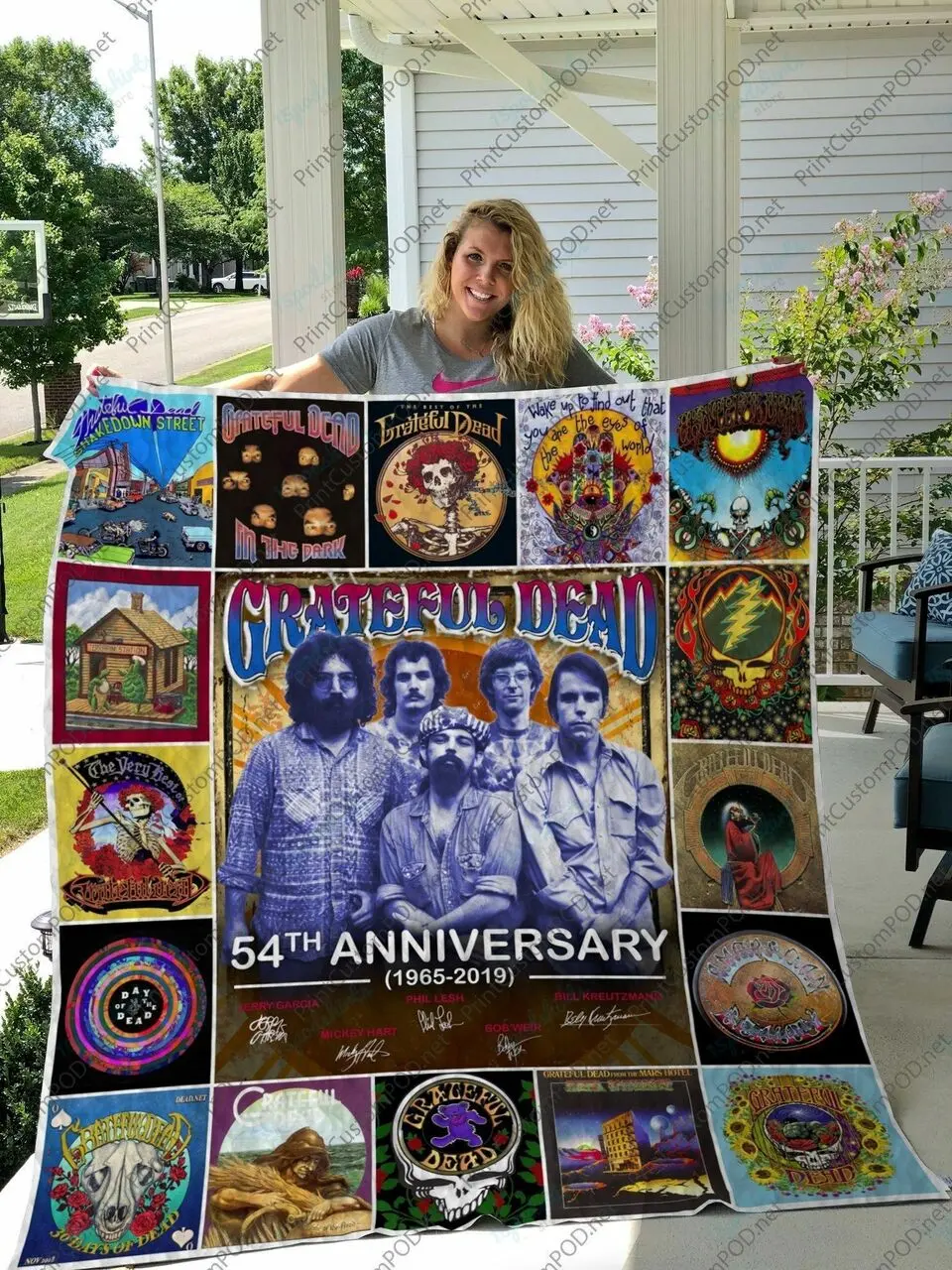 H Gd Quilt Blanket and Home Decor