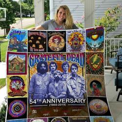 H Gd Quilt Blanket and Home Decor