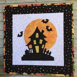 Haunted House Cld40774 Quilt Blanket and Home Decor