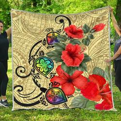 Hawaiian Marble Turtles Hibiscus Quilt and Home Decor