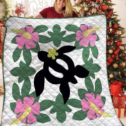 Hawaiian Turtle Quilt Sgw and Home Decor