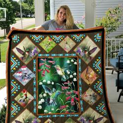 Hummingbird Bird Collecting Honey Quilt Blanket Great Customized Blanket Gifts For Birthday Christmas Thanksgiving and Home Decor