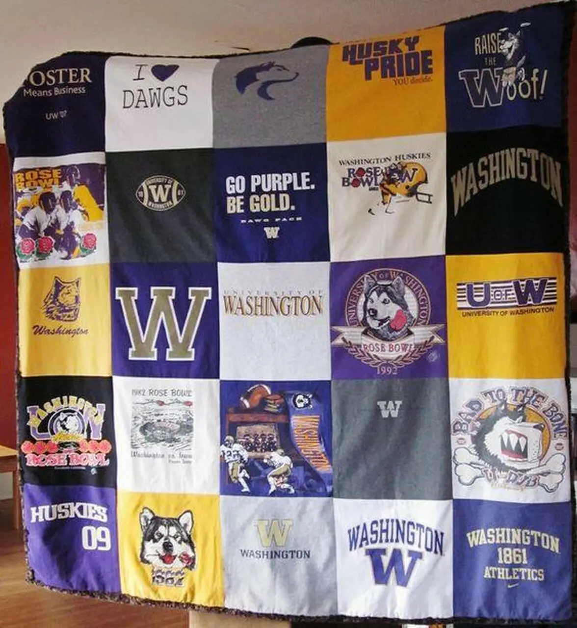 Huskies Quilt Blanket Pt27 Quilt and Home Decor