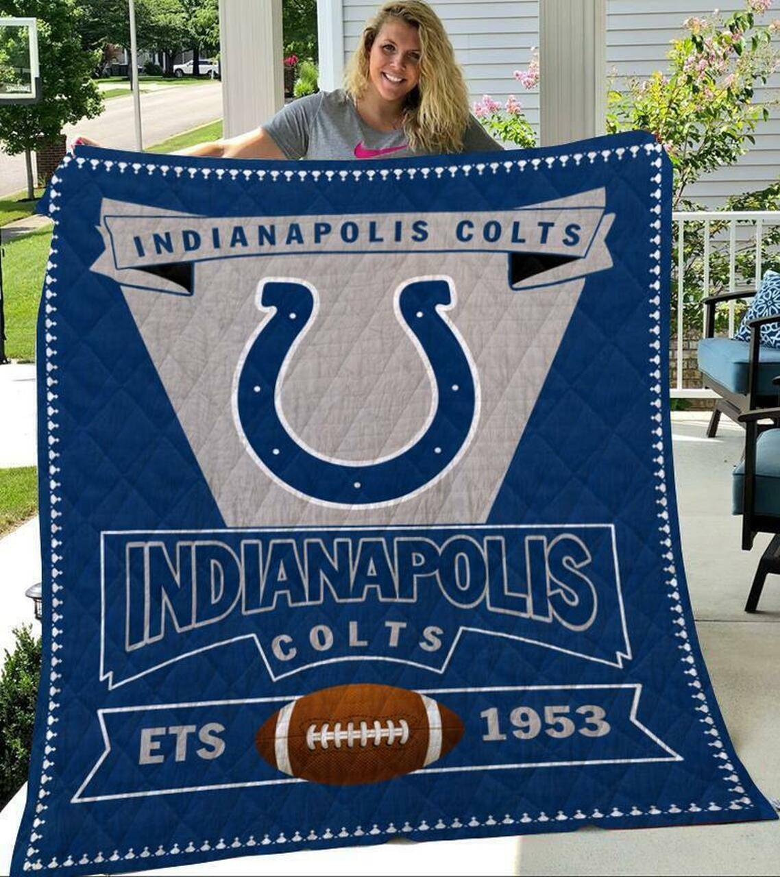 Ic Logo Premium Quilt and Home Decor