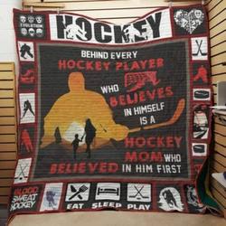 Ice Hockey Mom Behind Every Hockey Player Quilt Blanket Great Customized Gifts For Birthday Christmas Thanksgiving MotherS Day Perfect Gifts For Ice Hockey Lover and Home Decor
